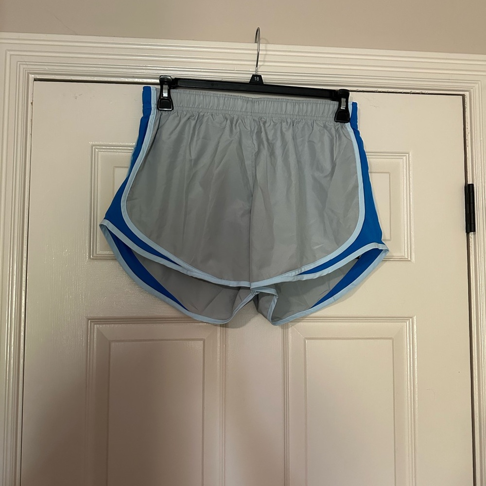 NWT Nike Tempo Shorts Size Large
